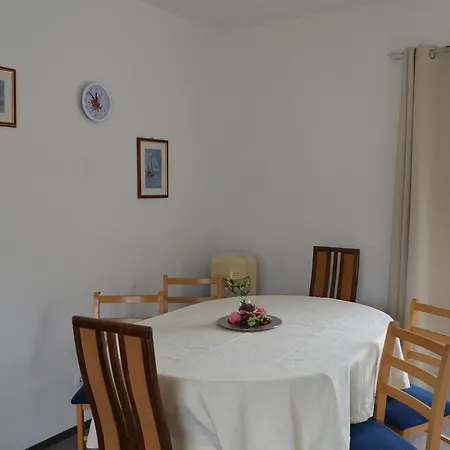 Apartment Nina *
